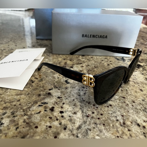 Balenciaga Limited Edition Cat Sunglasses in Dark Havana - Picture 3 of 8